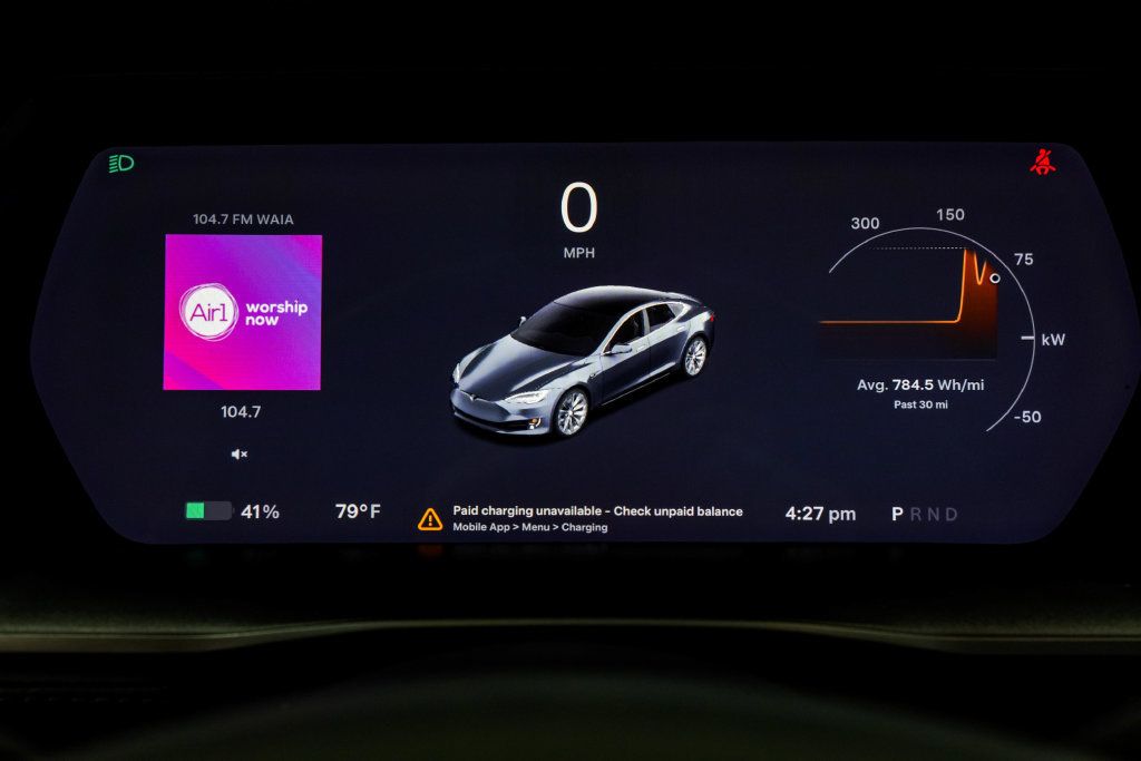 Tesla Model S photo 37