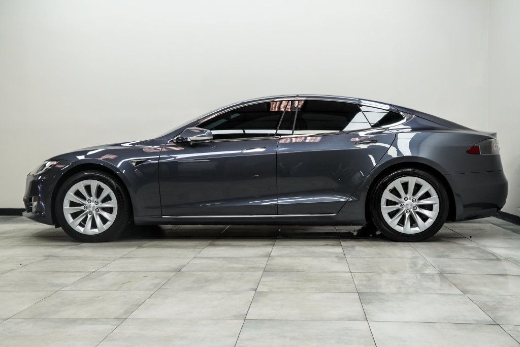 Tesla Model S photo 9