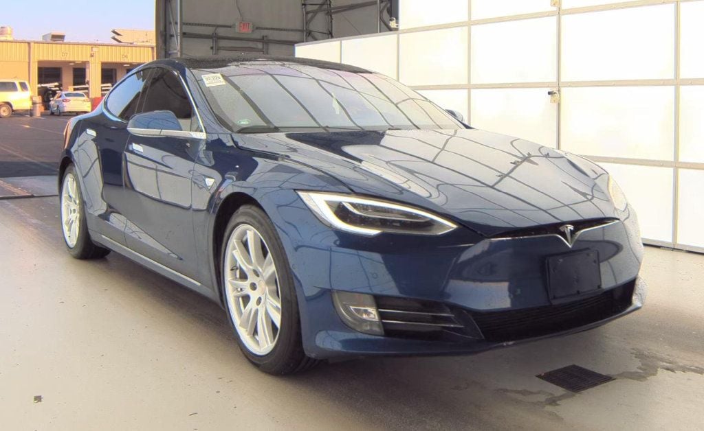 2020 Tesla Model S Long Range Plus AWD photo 2