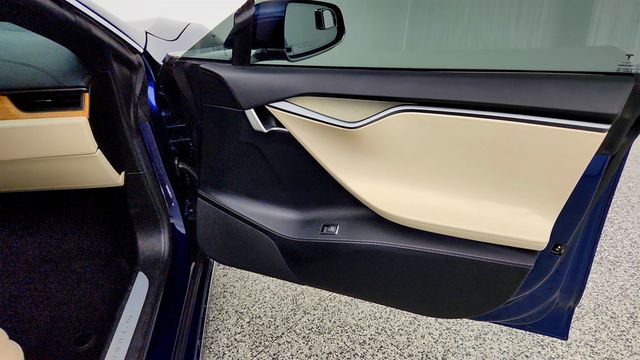 2020 Tesla Model S Long Range Plus AWD w/ Cream Premium Interior - 23070985 - 28