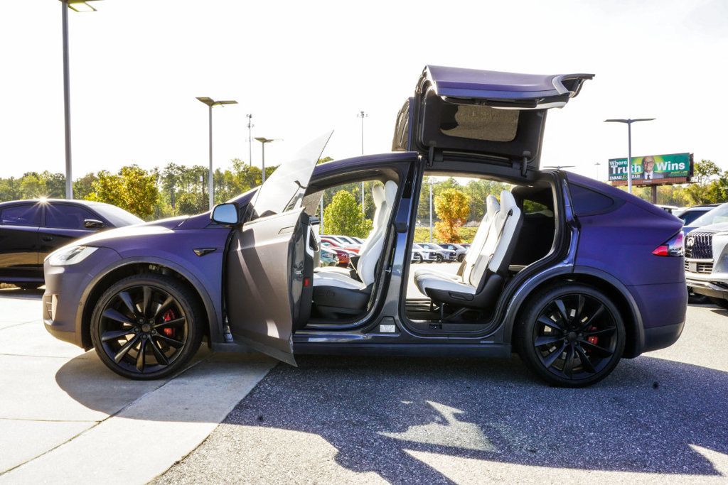 Tesla Model X photo 11