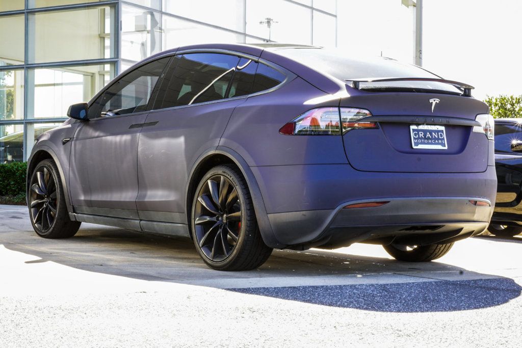 Tesla Model X photo 12