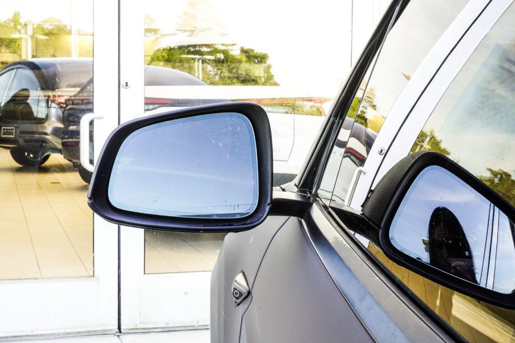 Tesla Model X photo 16