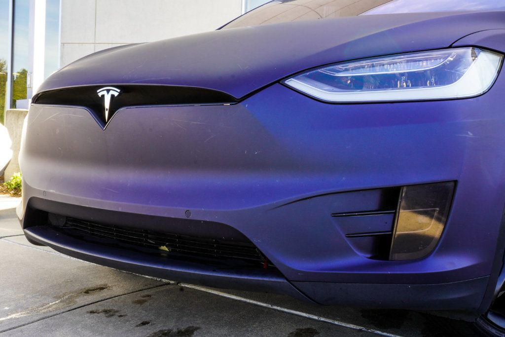 Tesla Model X photo 2