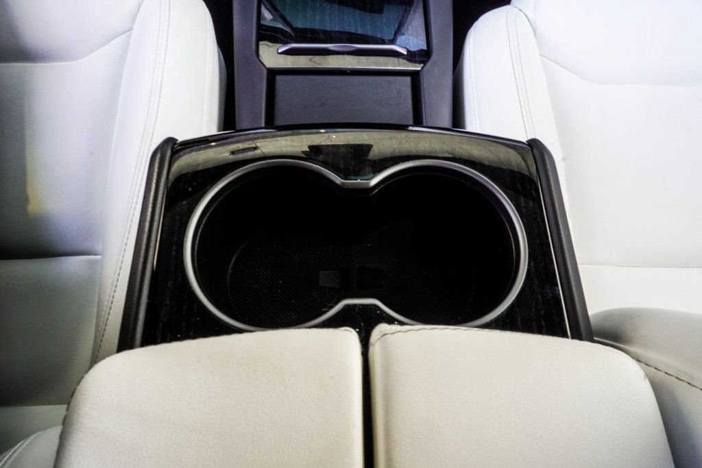 Tesla Model X photo 23