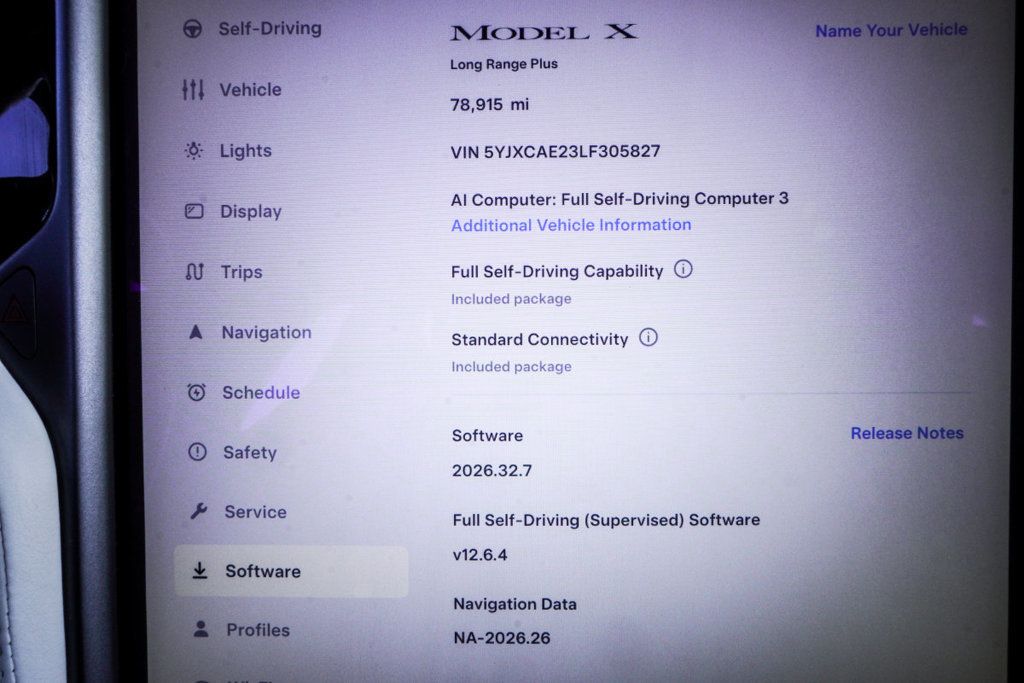 Tesla Model X photo 27