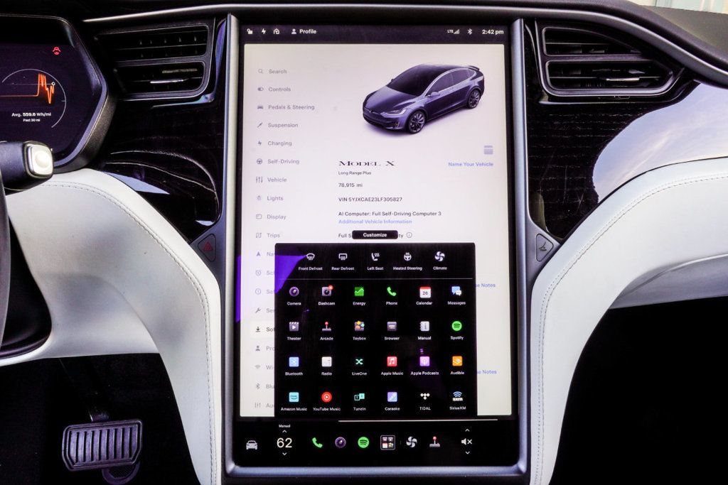 Tesla Model X photo 28