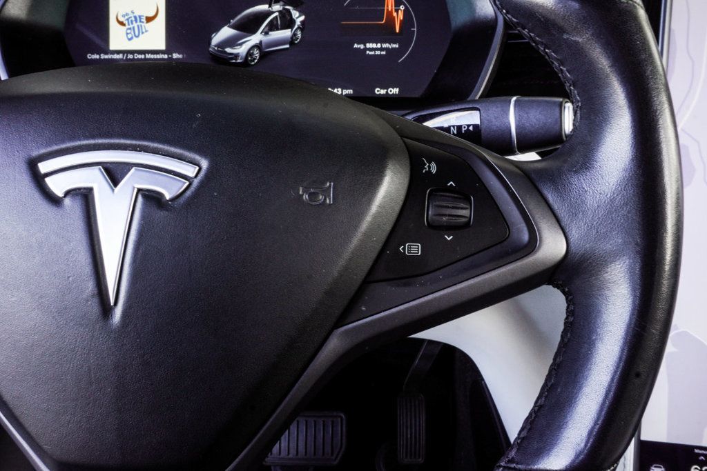 Tesla Model X photo 32