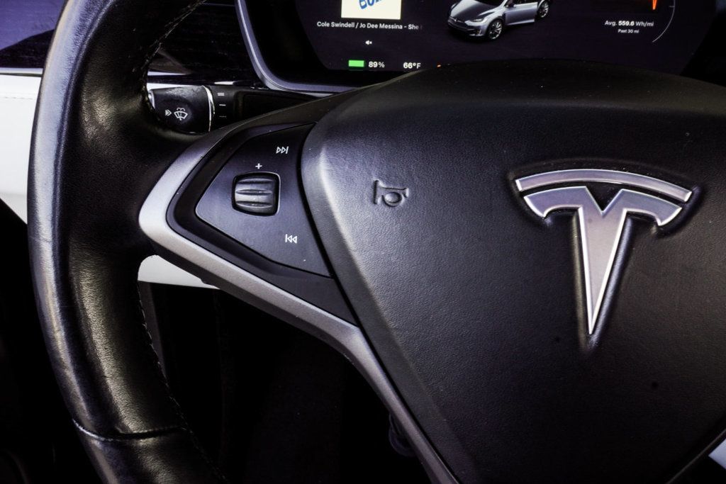 Tesla Model X photo 33