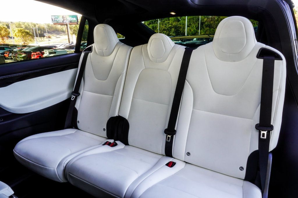Tesla Model X photo 37