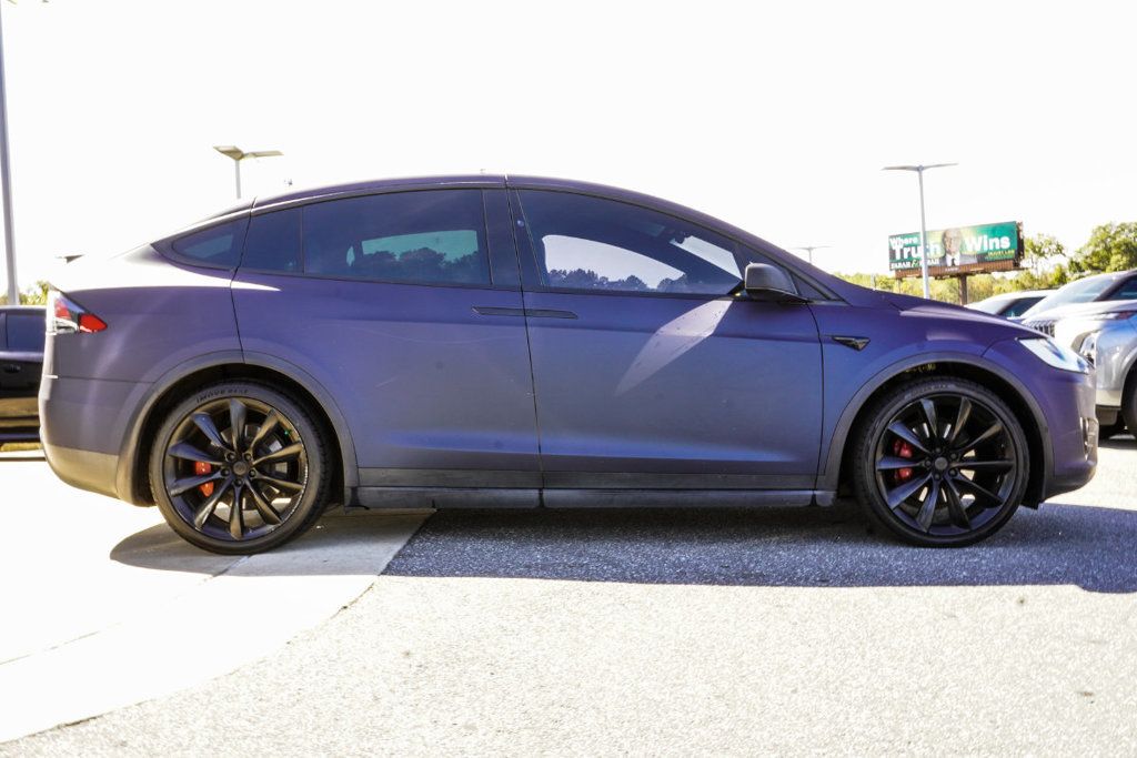 Tesla Model X photo 7