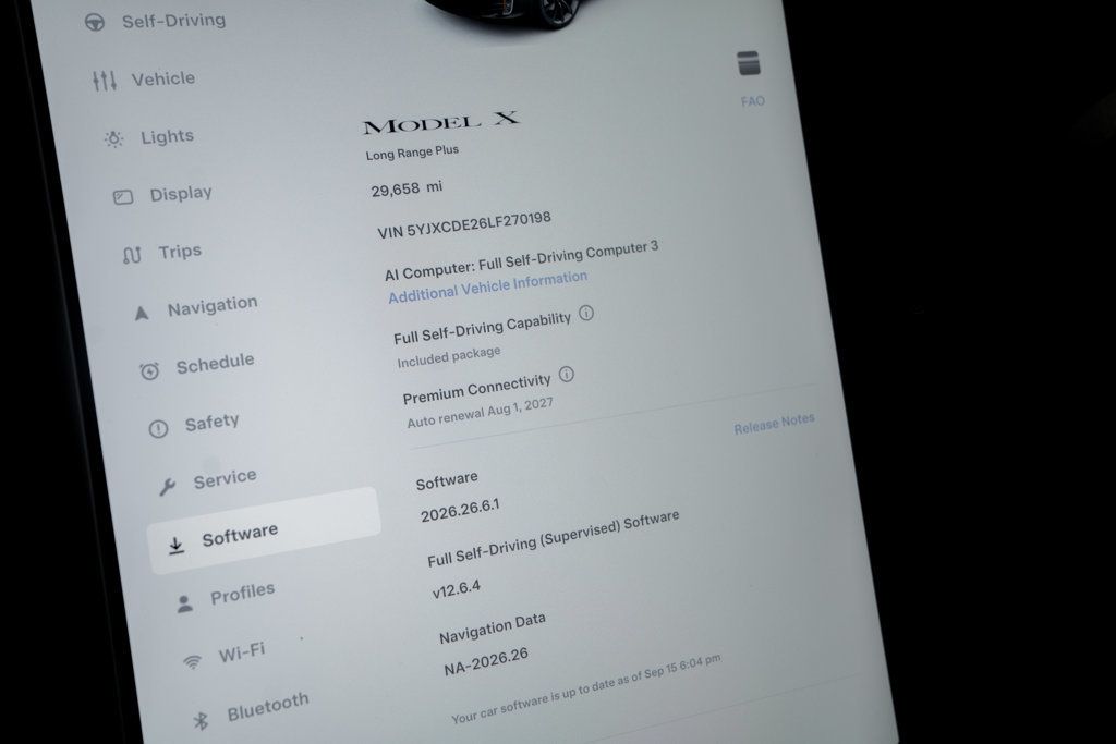 Tesla Model X photo 15