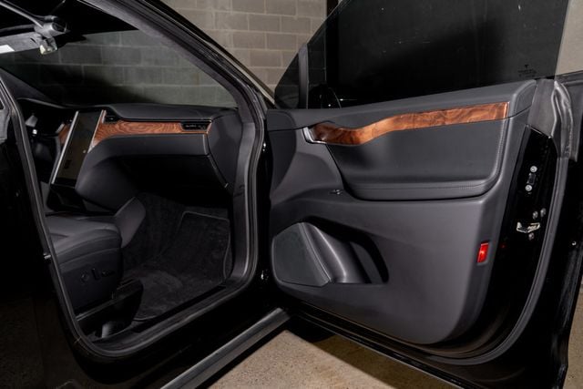 2020 Tesla Model X Long Range Plus AWD - 23072654 - 22
