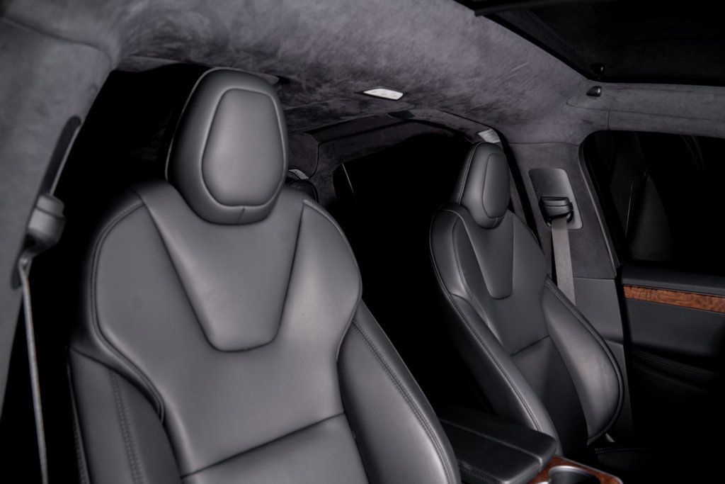 Tesla Model X photo 25