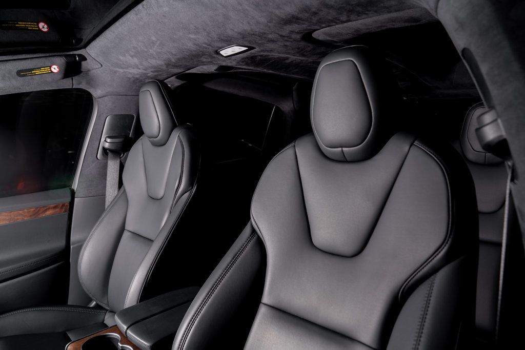 Tesla Model X photo 27