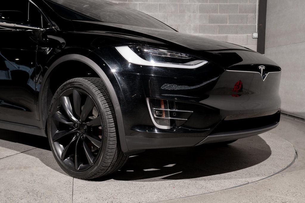 Tesla Model X photo 29