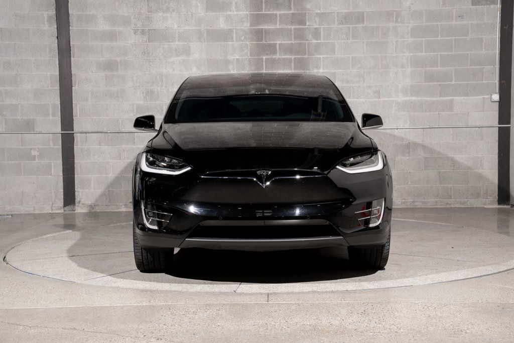 Tesla Model X photo 3