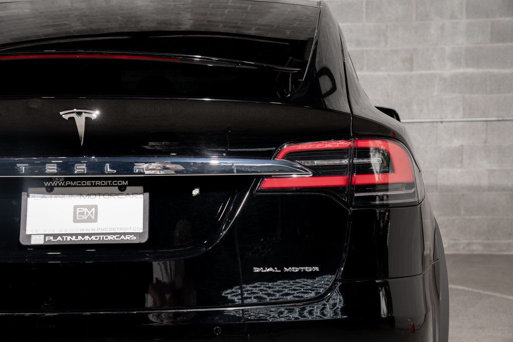 Tesla Model X photo 36