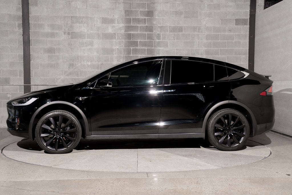 Tesla Model X photo 4