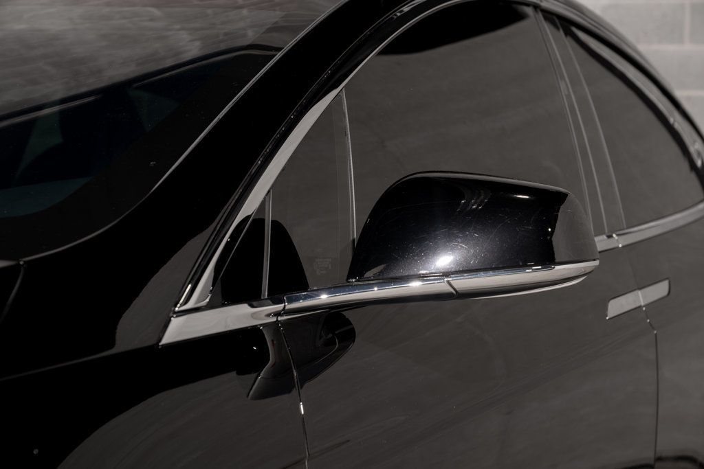 Tesla Model X photo 40