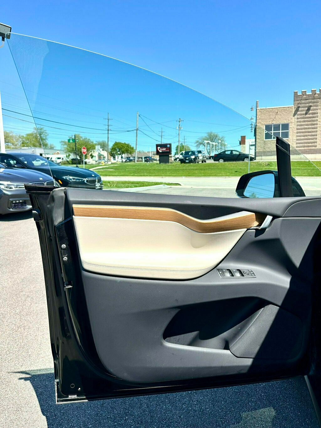 2020 Tesla Model X Long Range Plus AWD - 22418213 - 24