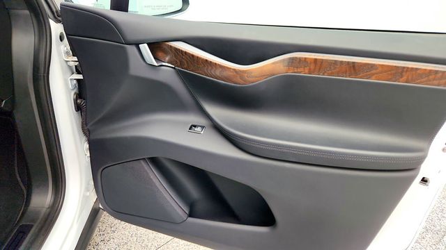 2020 Tesla Model X Long Range Plus AWD w/ 6 Seat Interior & 20'' Slipstream Wheels - 22975536 - 31