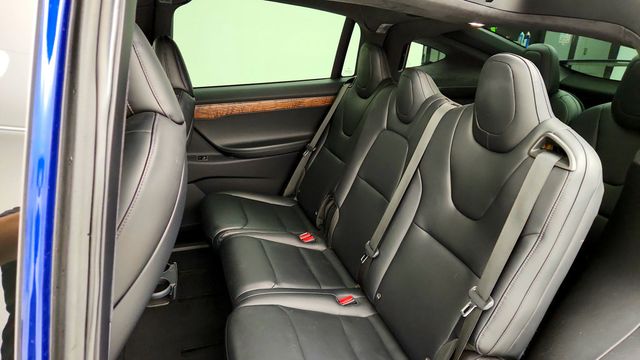 2020 Tesla Model X Long Range Plus AWD w/ 7-Seat Interior - 23083379 - 22