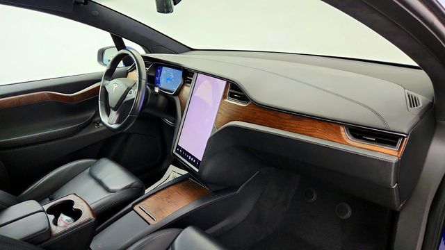 2020 Tesla Model X Long Range Plus AWD w/ 7-Seat Interior - 23083379 - 26