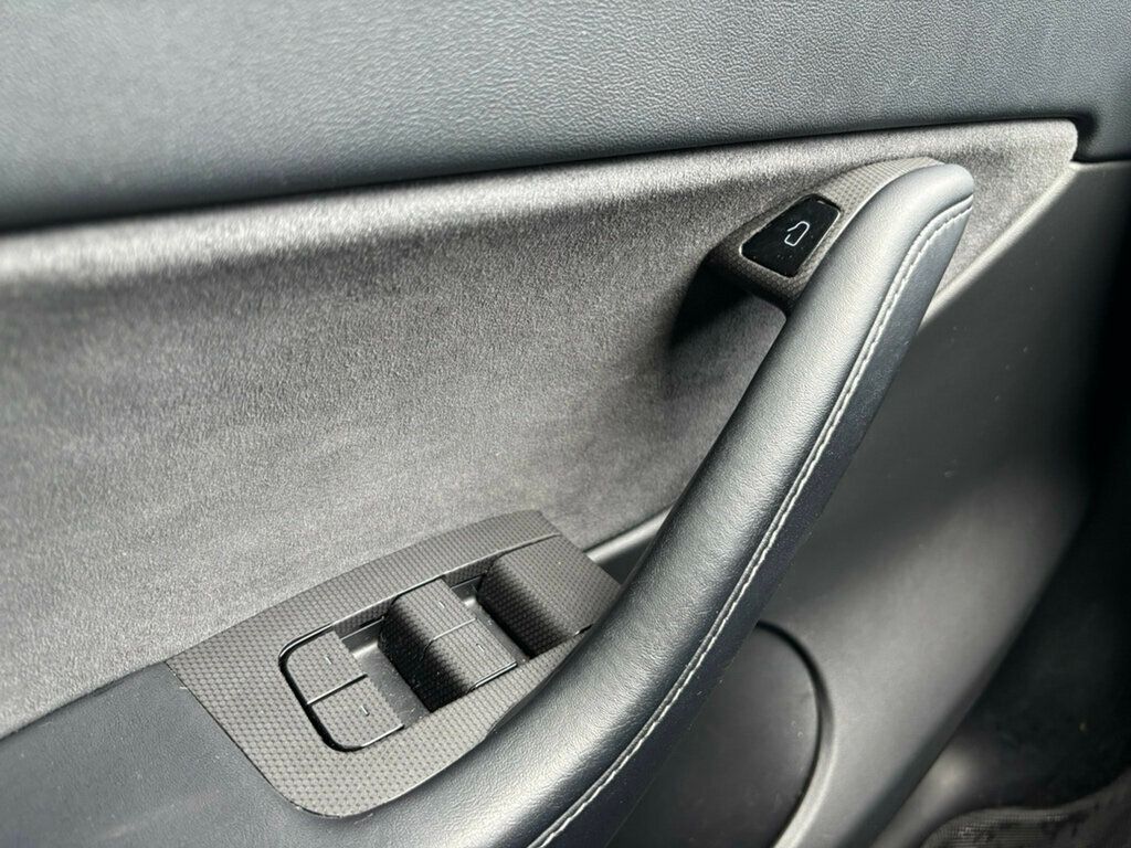 2020 Tesla Model Y Performance photo 18