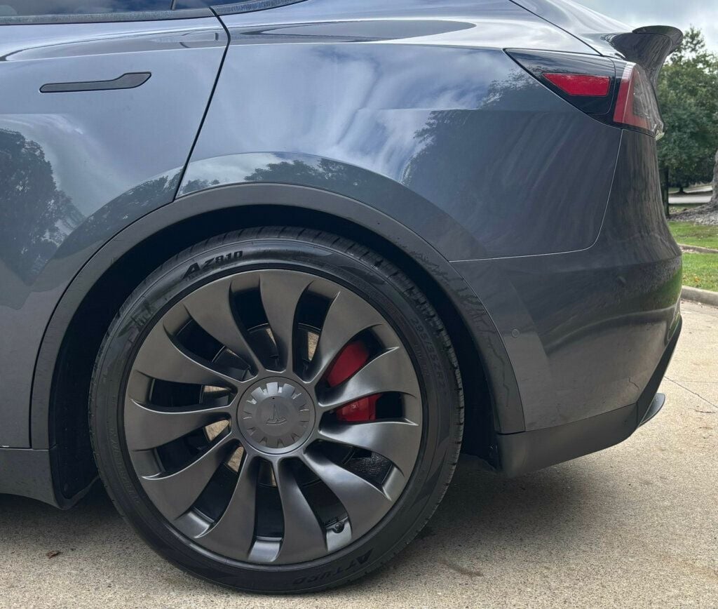 2020 Tesla Model Y Performance photo 25