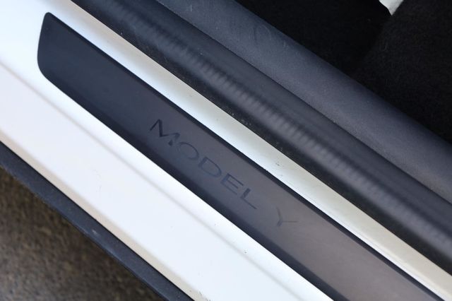 2020 Tesla Model Y Long Range - 23017384 - 12
