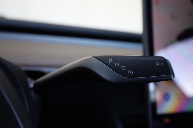 2020 Tesla Model Y Long Range - 23017384 - 36