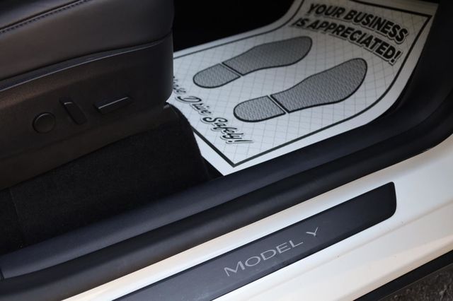 2020 Tesla Model Y Long Range - 23031381 - 29