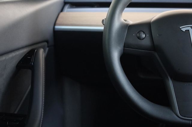 2020 Tesla Model Y Long Range - 23031381 - 32