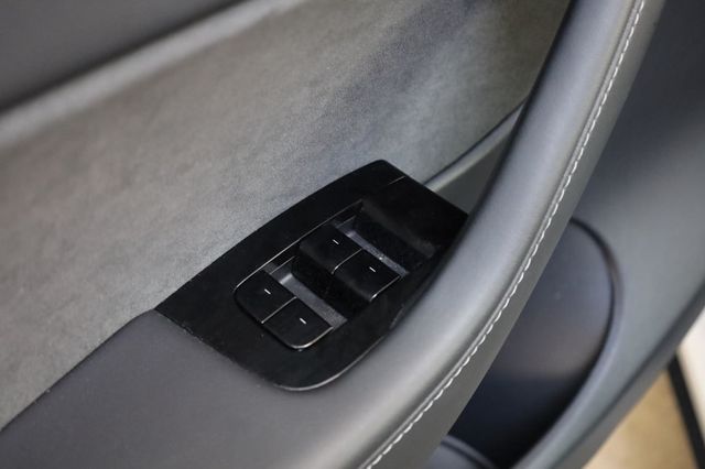 2020 Tesla Model Y Long Range - 23031381 - 38