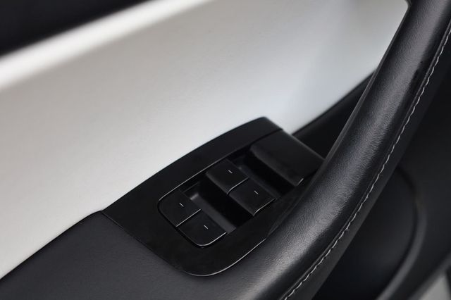 2020 Tesla Model Y Long Range - 23035527 - 37