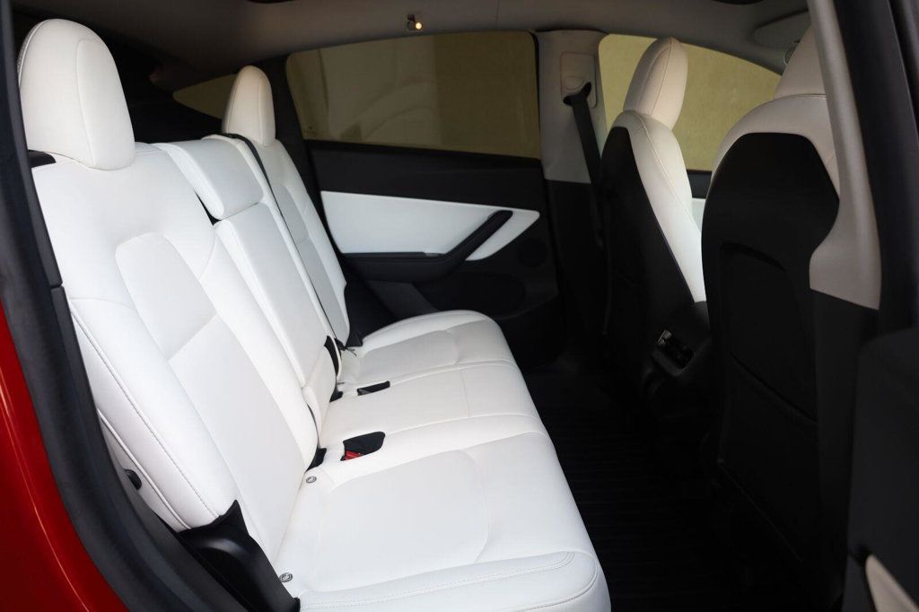 Tesla Model Y photo 20