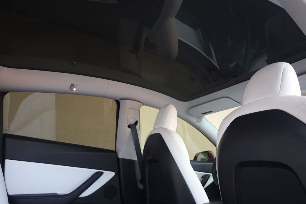 Tesla Model Y photo 22