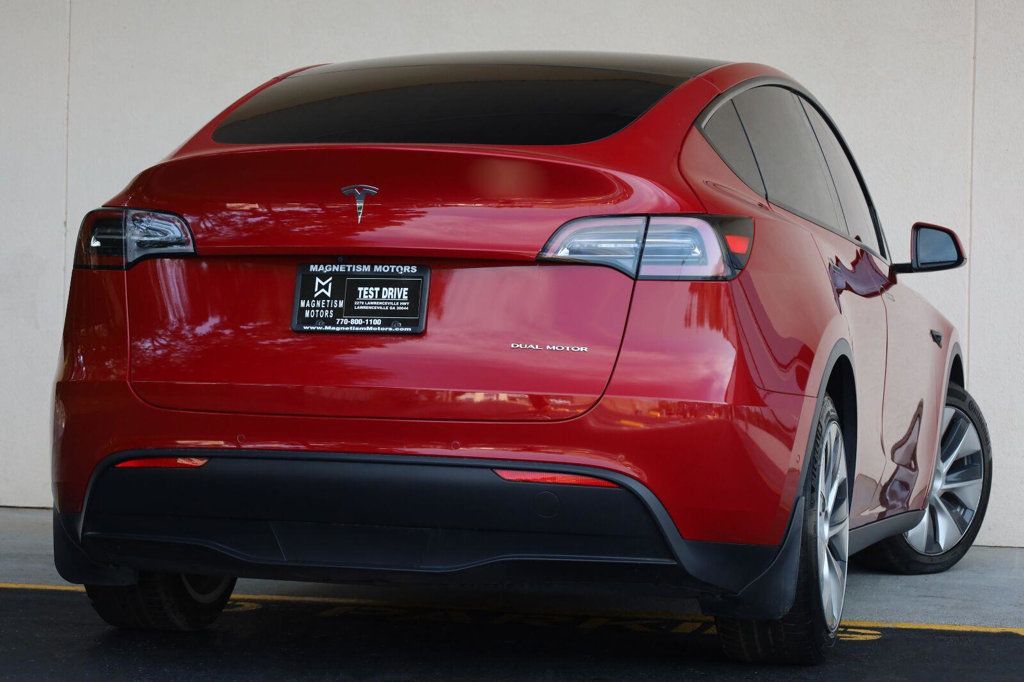 Tesla Model Y photo 7