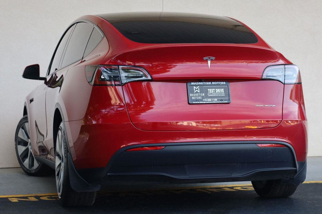 Tesla Model Y photo 9