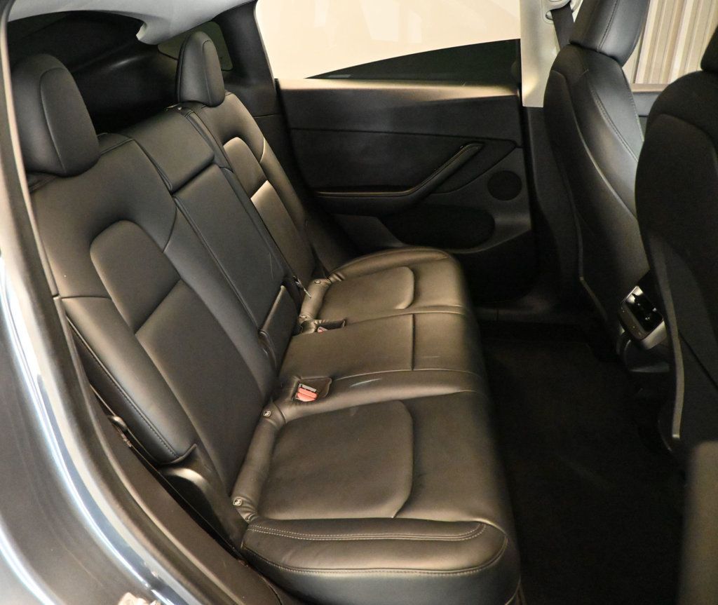 Tesla Model Y photo 16