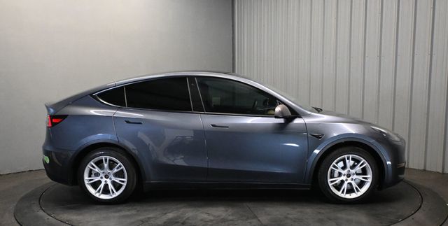 2020 Tesla Model Y Long Range AWD - 23075786 - 3