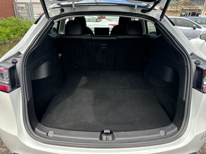 2020 Tesla Model Y Long Range AWD - 23003789 - 17