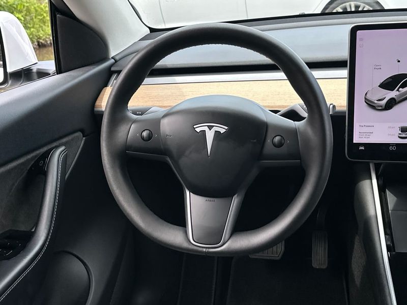 2020 Tesla Model Y Long Range AWD - 23019700 - 12