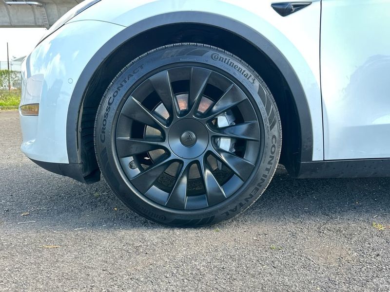 2020 Tesla Model Y Long Range AWD - 23023337 - 10