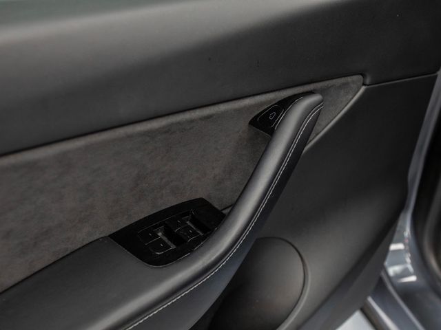 2020 Tesla Model Y Long Range AWD - 22981193 - 23