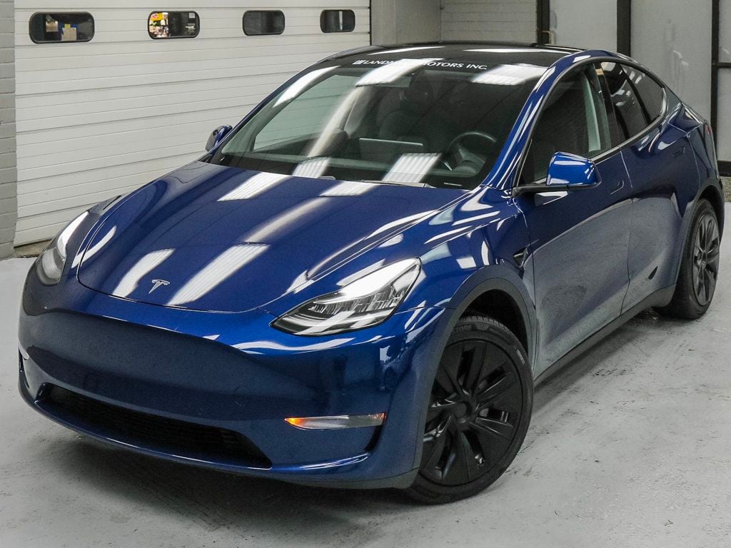 Tesla Model Y photo 10