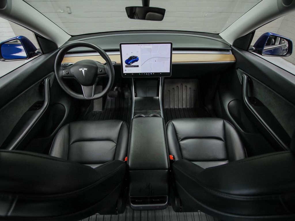 Tesla Model Y photo 13