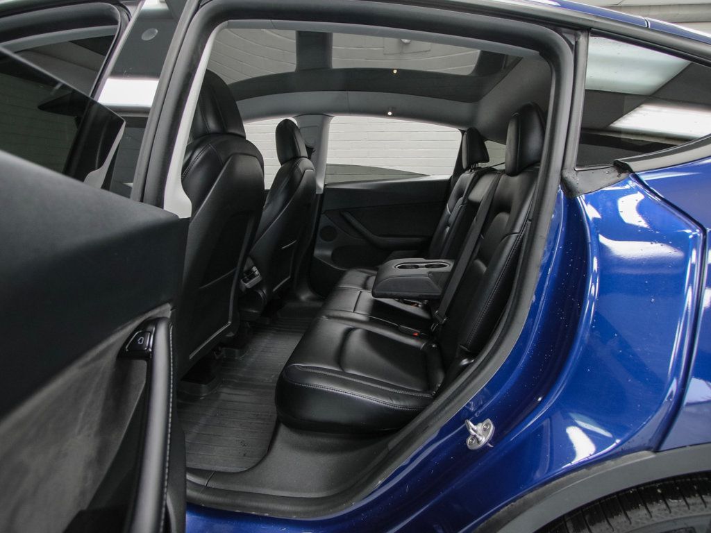 Tesla Model Y photo 21