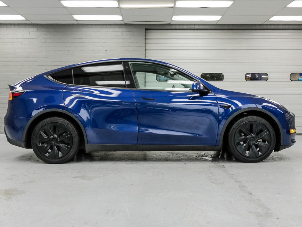 Tesla Model Y photo 5